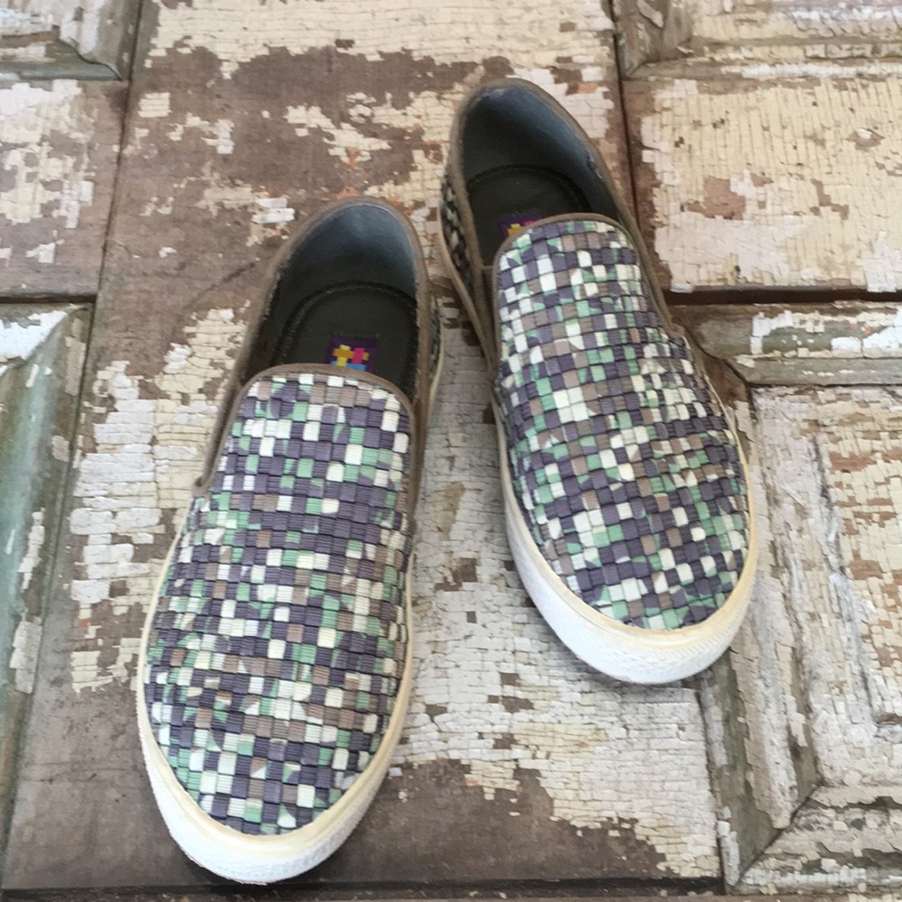 Slide on tennis shoe zee Alexis size 37